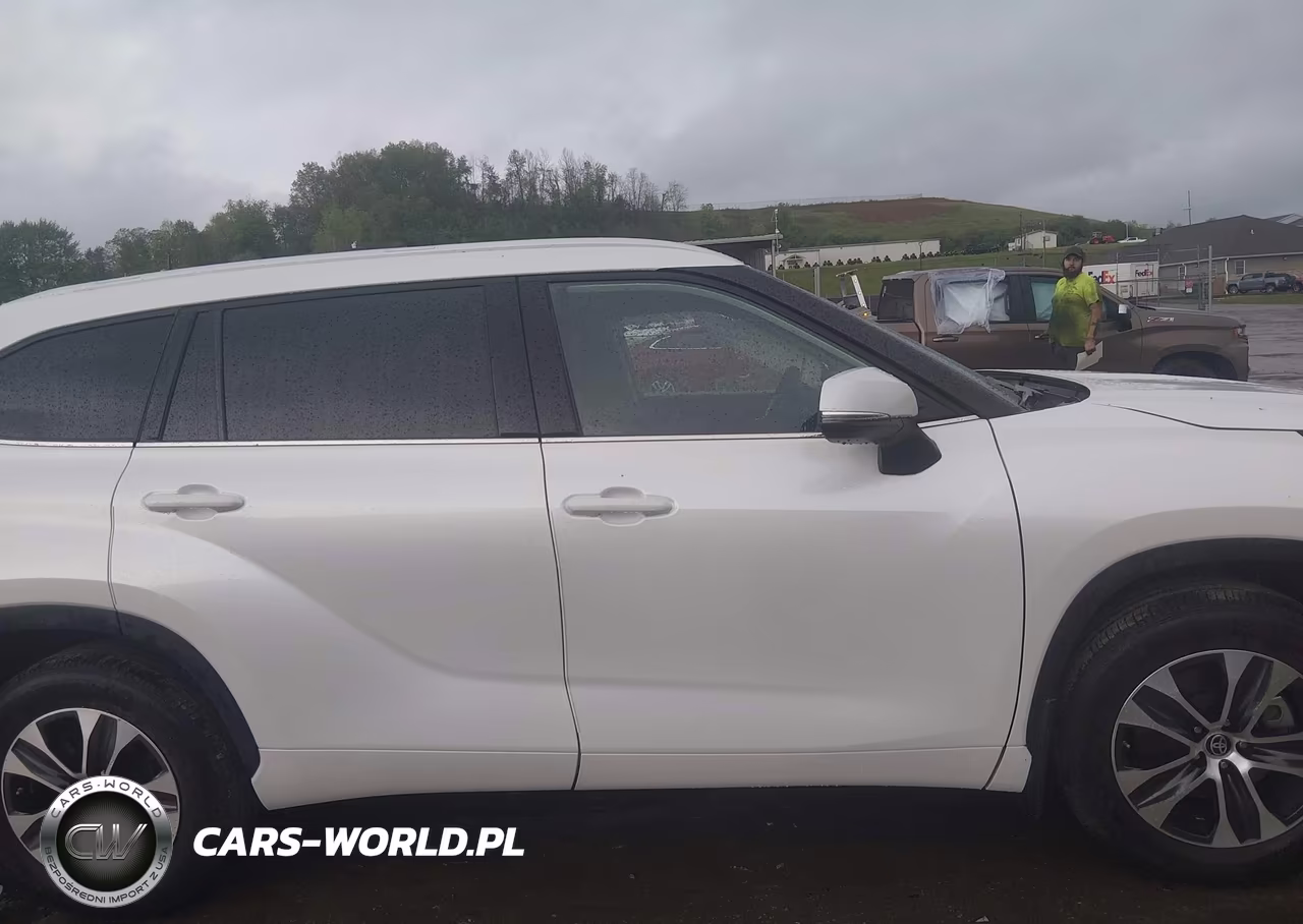 2022 Toyota Highlander Xle VIN:5TDHZRBH4NS186260 - 13