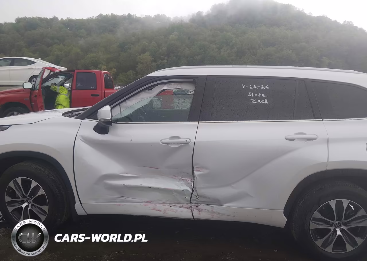 2022 Toyota Highlander Xle VIN:5TDHZRBH4NS186260 - 14