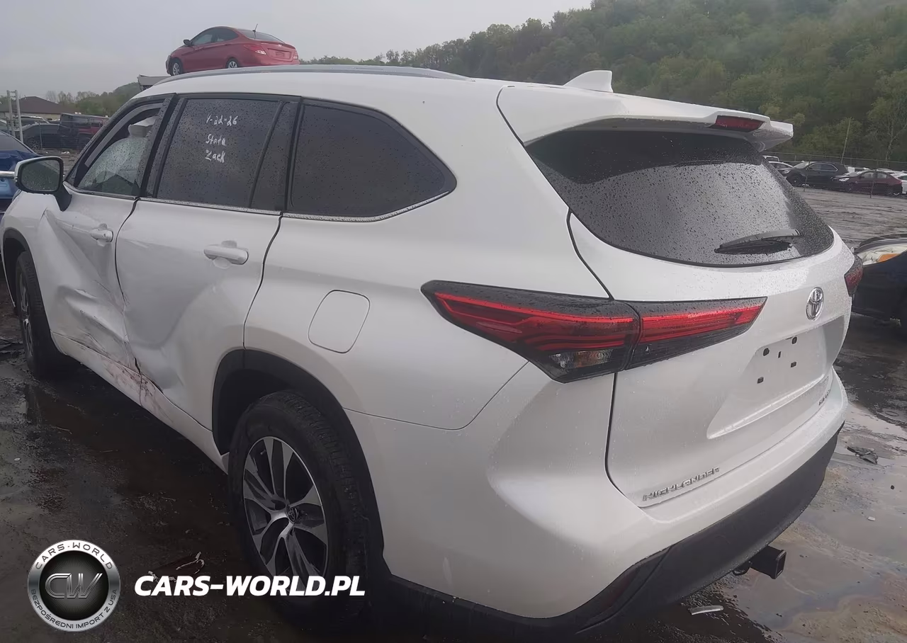 2022 Toyota Highlander Xle VIN:5TDHZRBH4NS186260 - 3