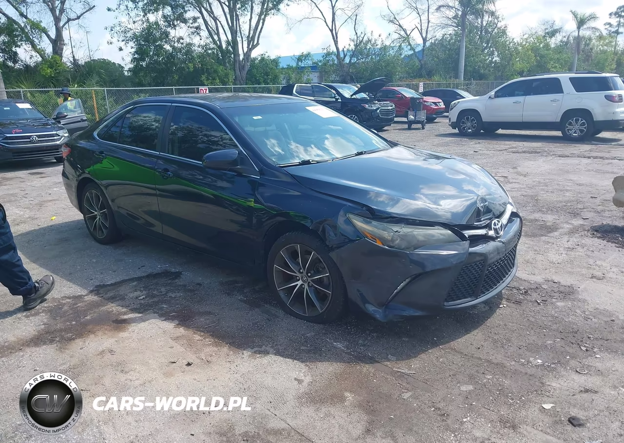 2015 Toyota Camry Xse