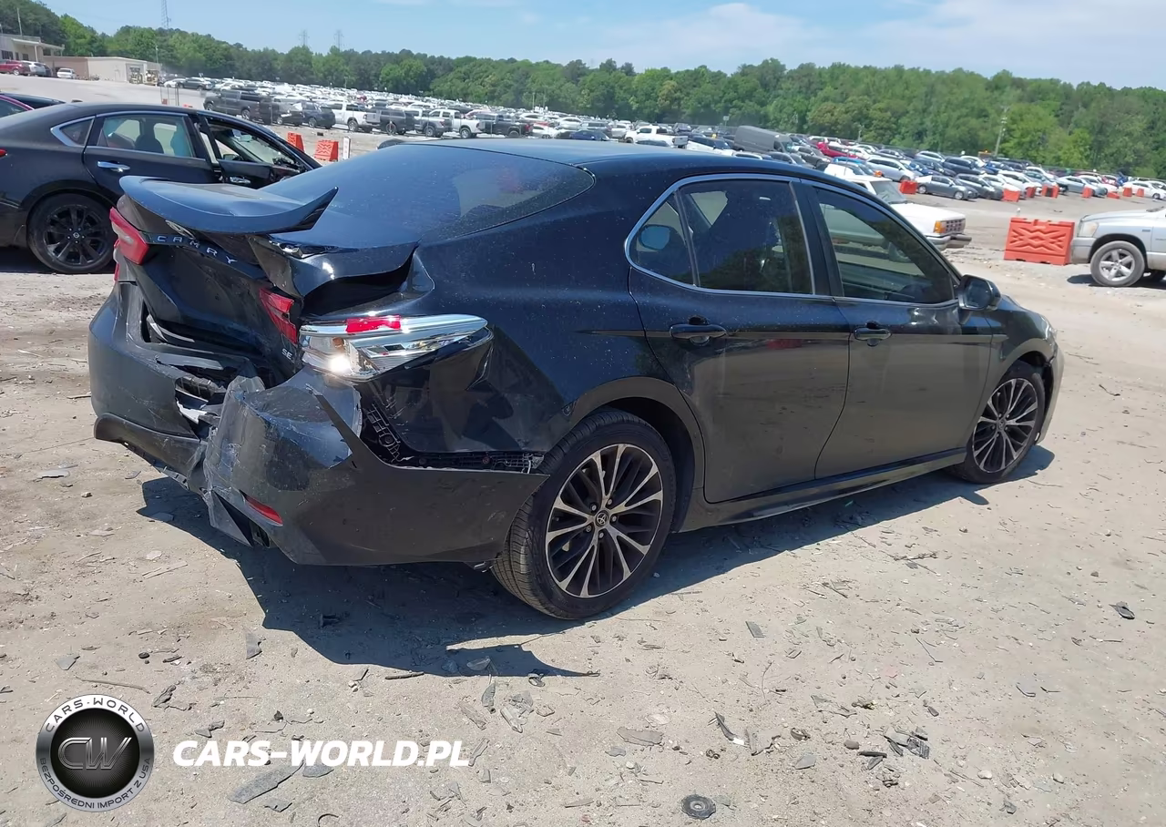 2018 Toyota Camry Se VIN:JTNB11HK7J3051167 - 4