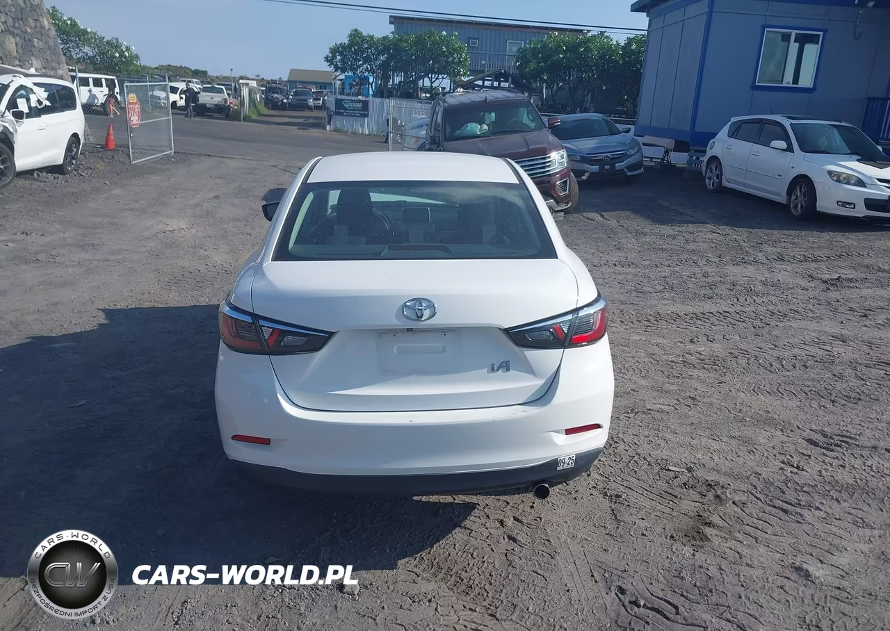 2018 Toyota Yaris Ia VIN:3MYDLBYV7JY327475 - 16