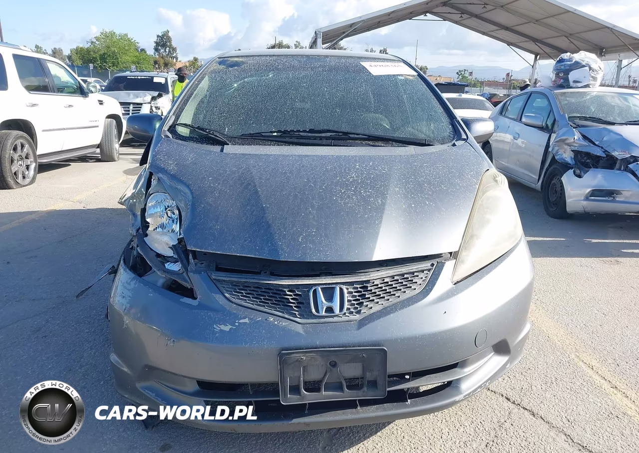 2013 Honda Fit VIN:JHMGE8H31DC015428 - 12