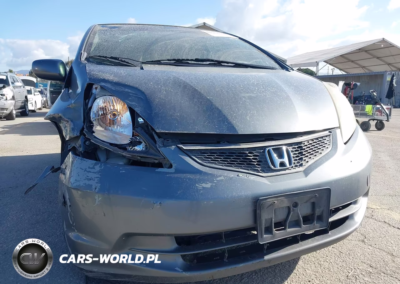 2013 Honda Fit VIN:JHMGE8H31DC015428 - 18