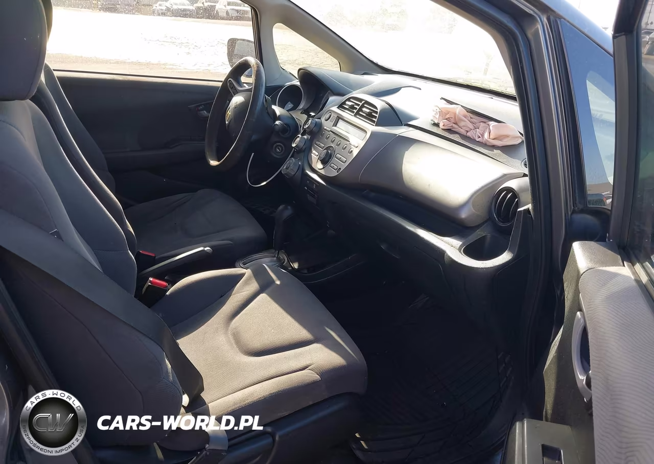 2013 Honda Fit VIN:JHMGE8H31DC015428 - 5