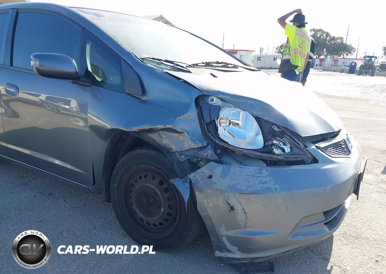 2013 Honda Fit VIN:JHMGE8H31DC015428 - 6