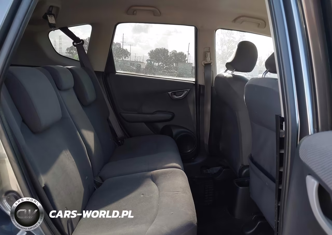 2013 Honda Fit VIN:JHMGE8H31DC015428 - 8