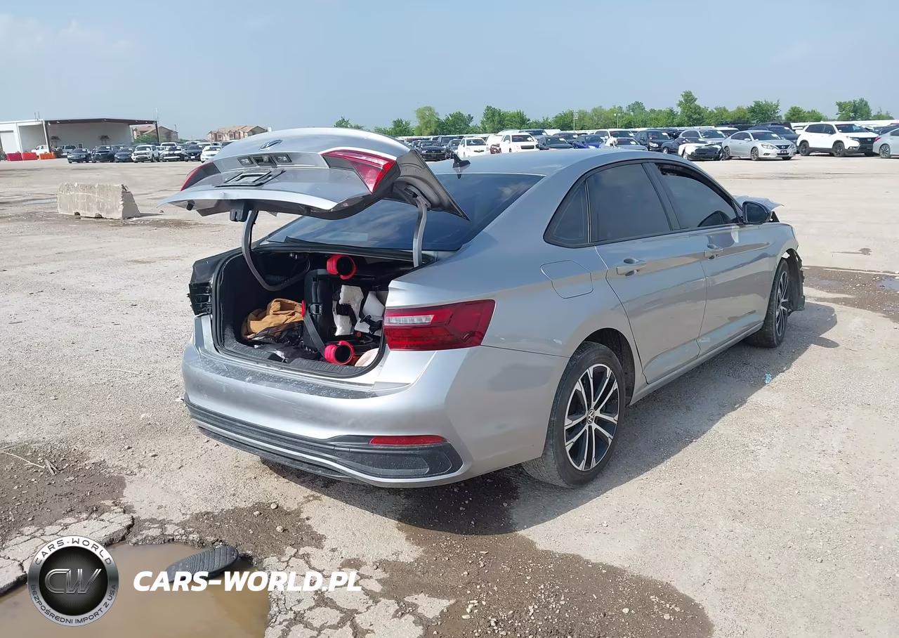2022 Volkswagen Jetta 1.5T Sport VIN:3VWBM7BU0NM015380 - 4