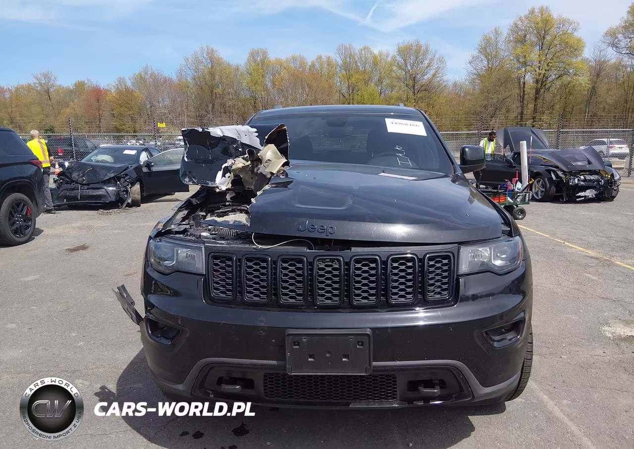 2018 Jeep Grand Cherokee Upland 4X4 VIN:1C4RJFAG2JC477922 - 12