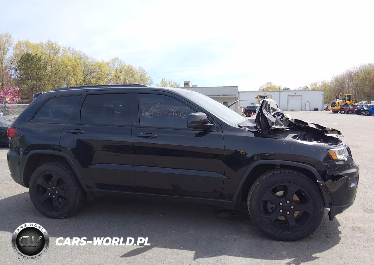 2018 Jeep Grand Cherokee Upland 4X4 VIN:1C4RJFAG2JC477922 - 13