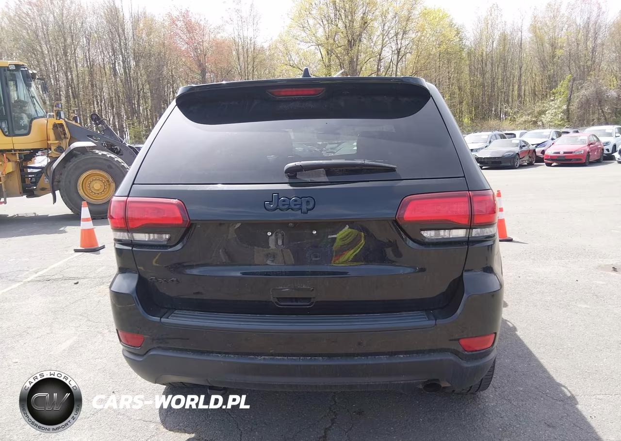2018 Jeep Grand Cherokee Upland 4X4 VIN:1C4RJFAG2JC477922 - 16