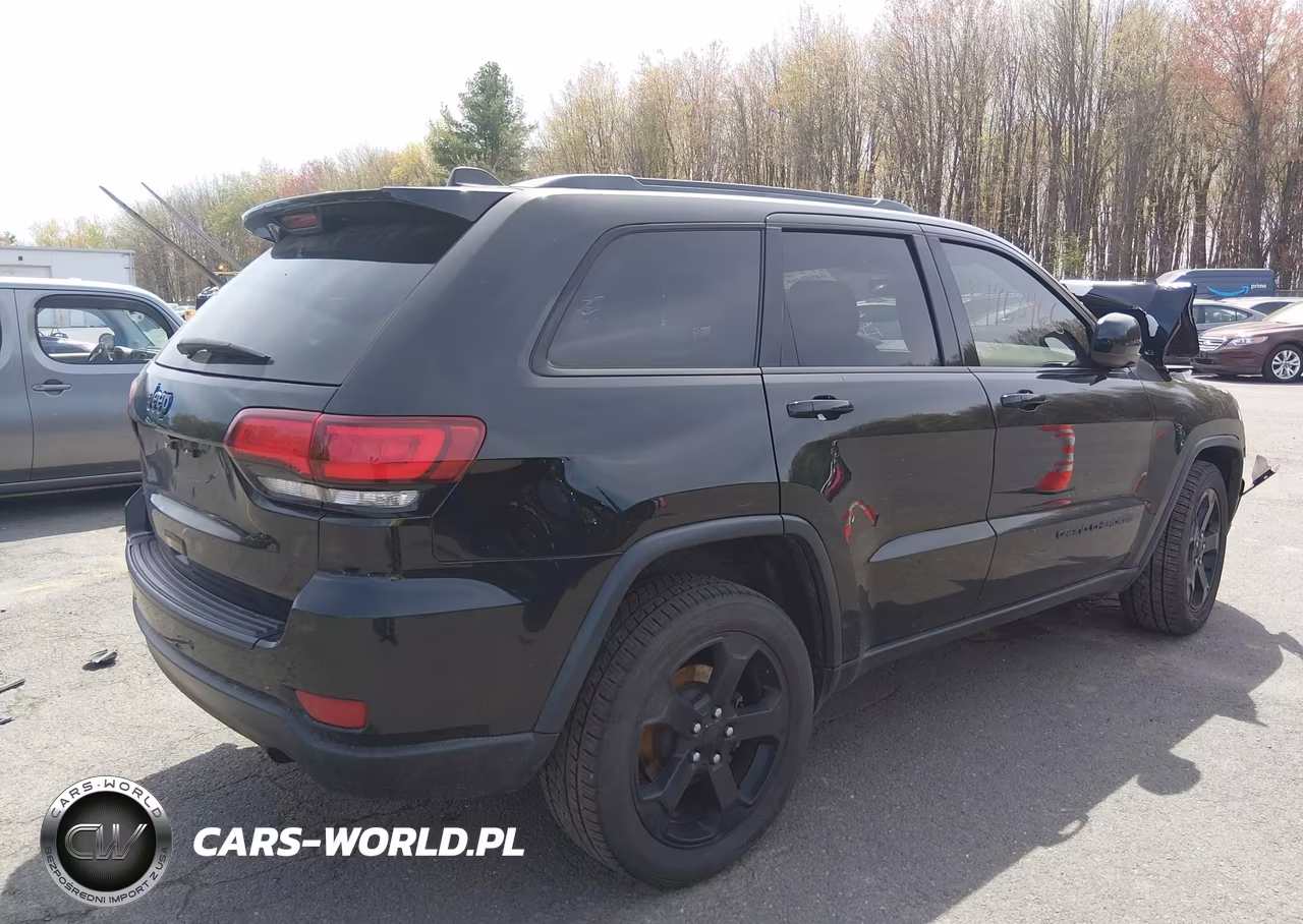 2018 Jeep Grand Cherokee Upland 4X4 VIN:1C4RJFAG2JC477922 - 4