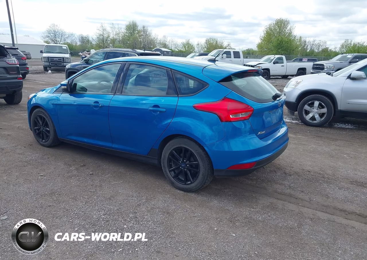 2015 Ford Focus Se VIN:1FADP3K25FL373108 - 3