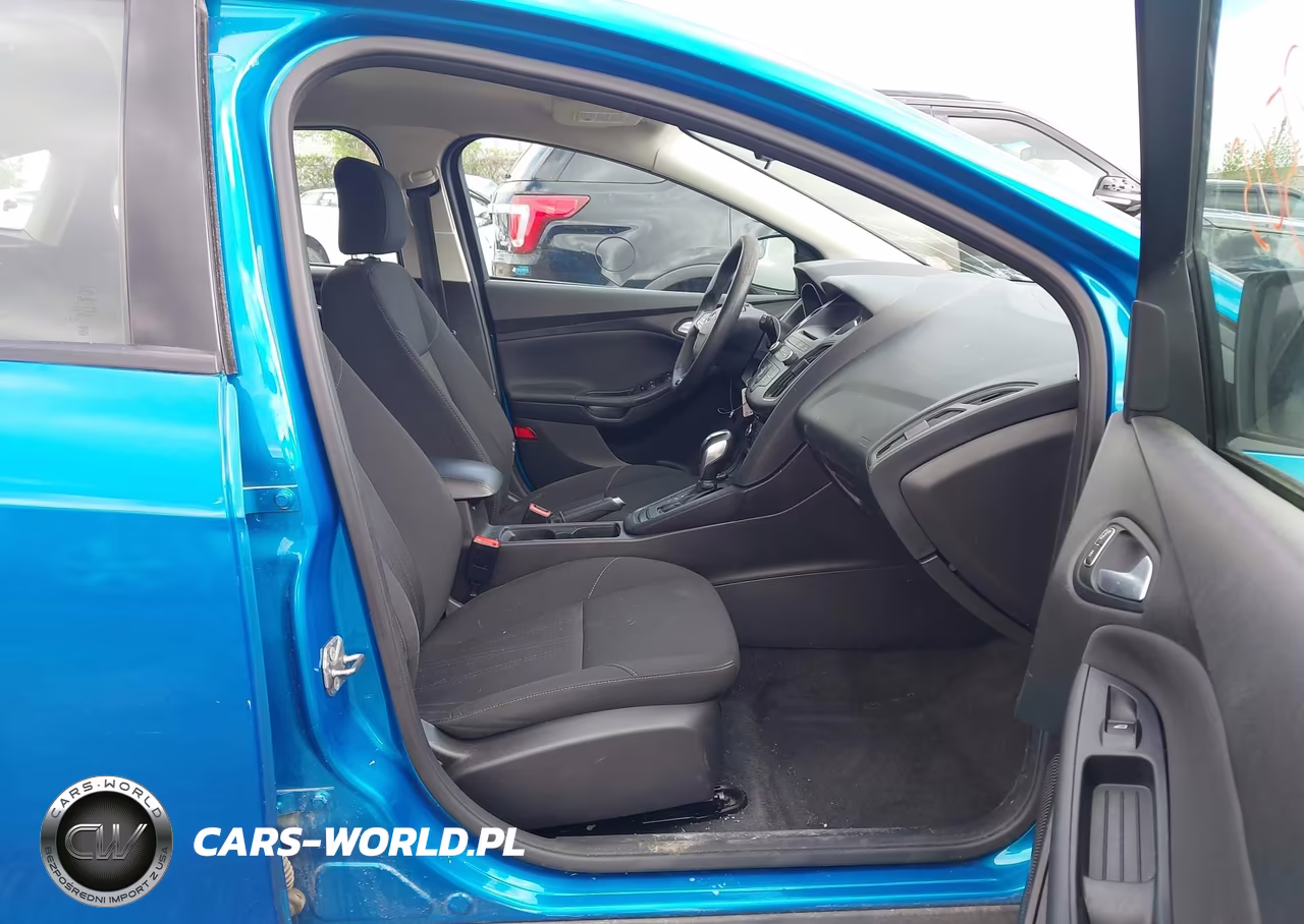 2015 Ford Focus Se VIN:1FADP3K25FL373108 - 5