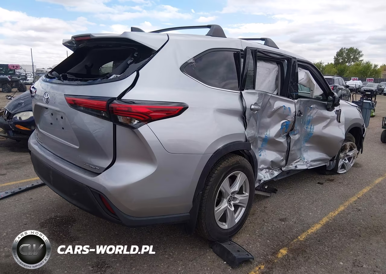 2022 Toyota Highlander Le VIN:5TDBZRBH5NS562230 - 4