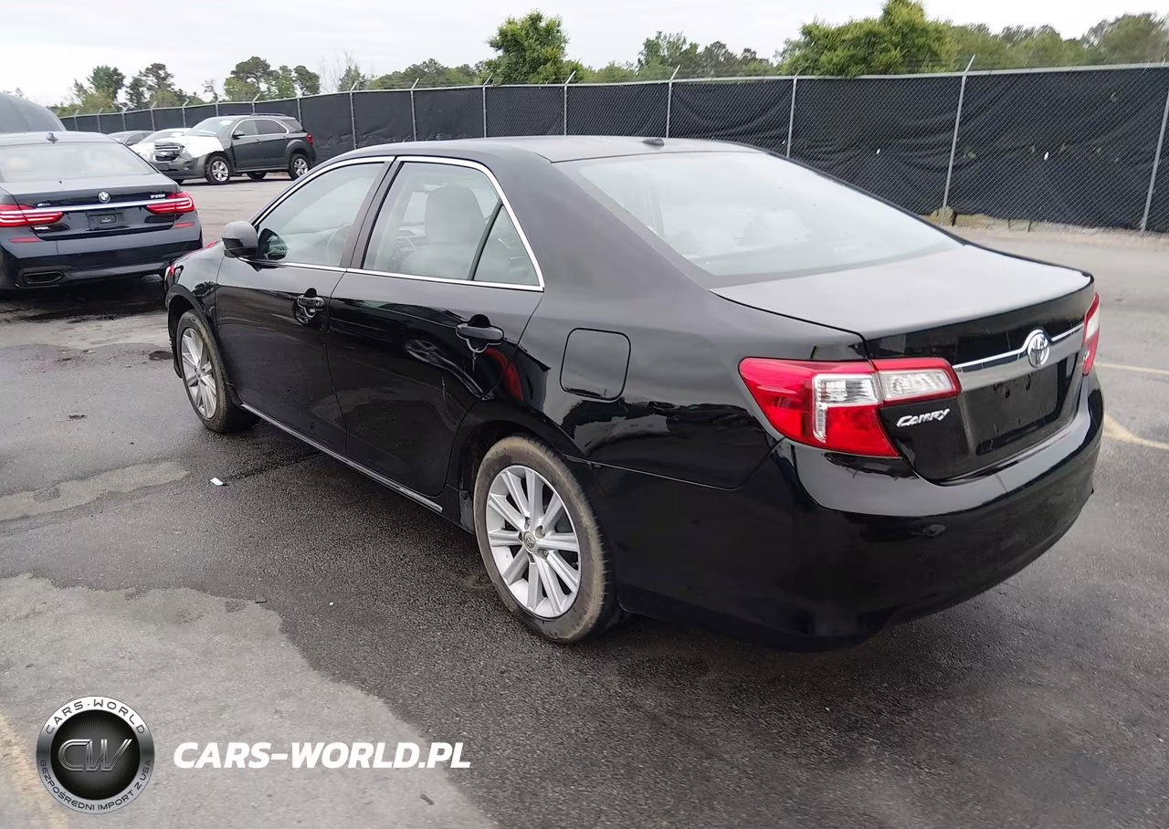 2014 Toyota Camry Xle VIN:4T4BF1FK9ER374548 - 3
