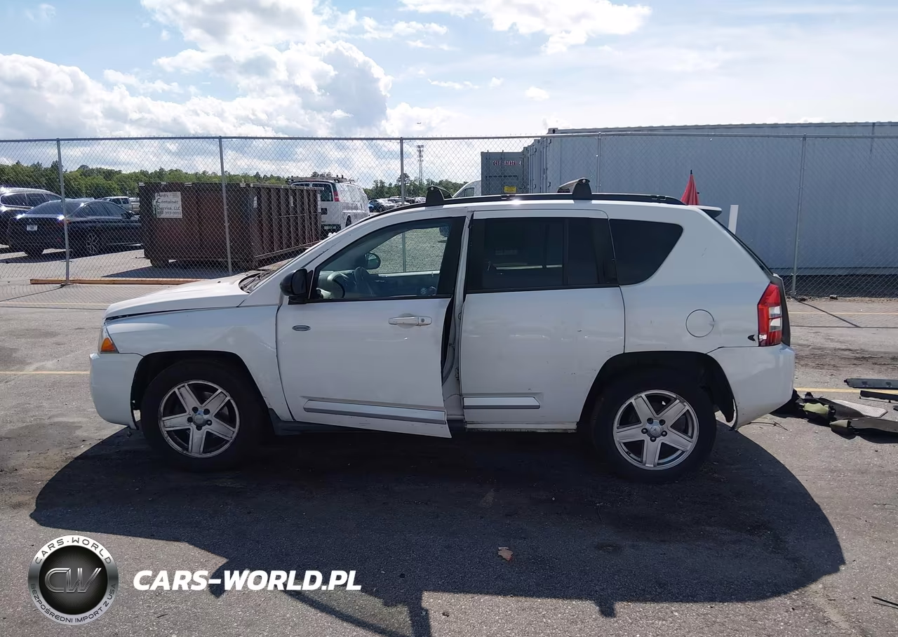 2010 Jeep Compass Sport VIN:1J4NT1FA2AD621716 - 13