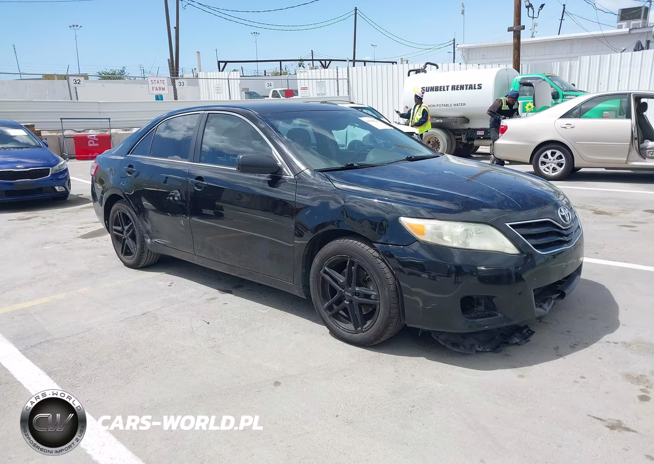 2011 Toyota Camry Le – zdjęcie 1 z 21
