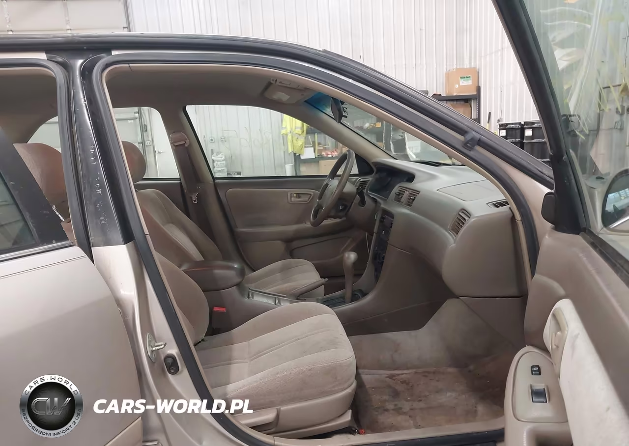 2001 Toyota Camry Le VIN:4T1BG22K91U820601 - 5