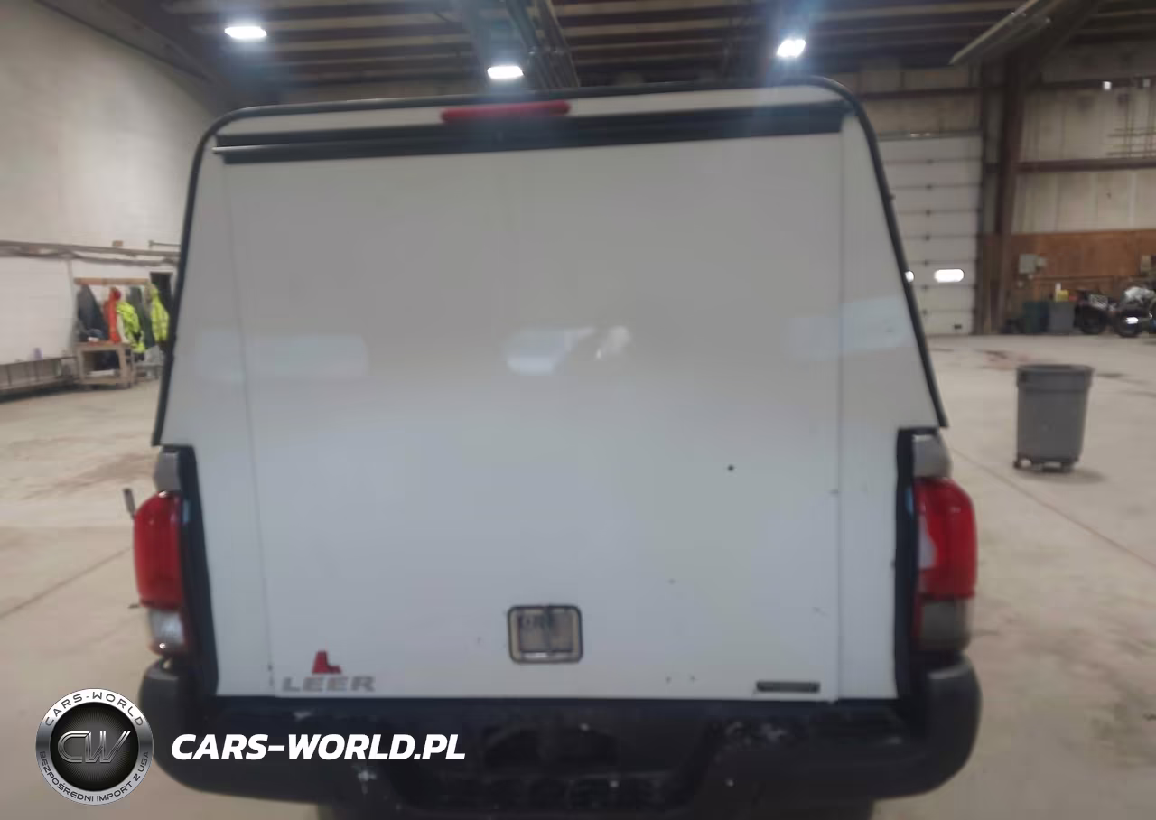 2018 Toyota Tacoma Sr VIN:5TFSX5EN8JX061210 - 16