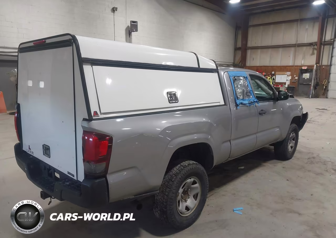 2018 Toyota Tacoma Sr VIN:5TFSX5EN8JX061210 - 4