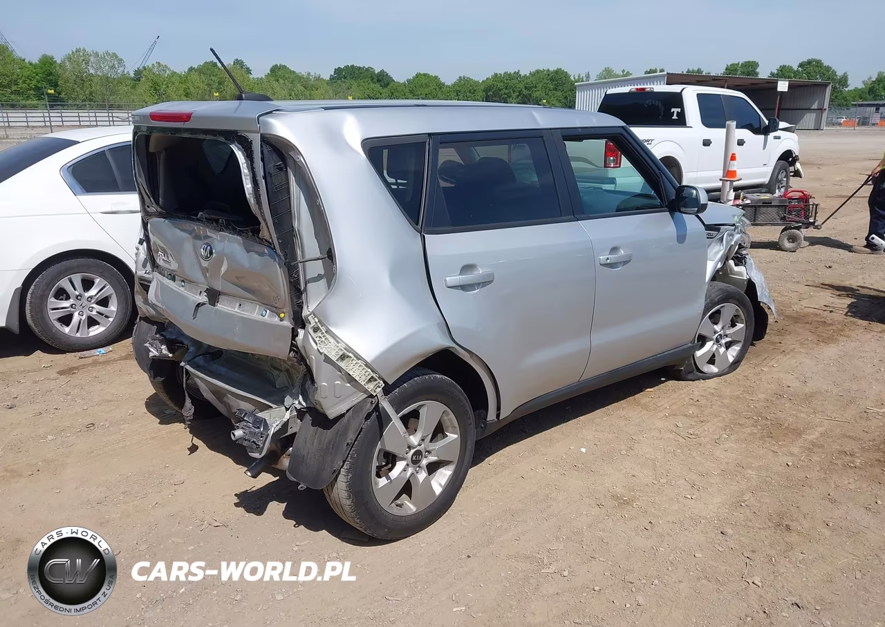 2018 KIA SOUL VIN:KNDJN2A26J7572846 - 4