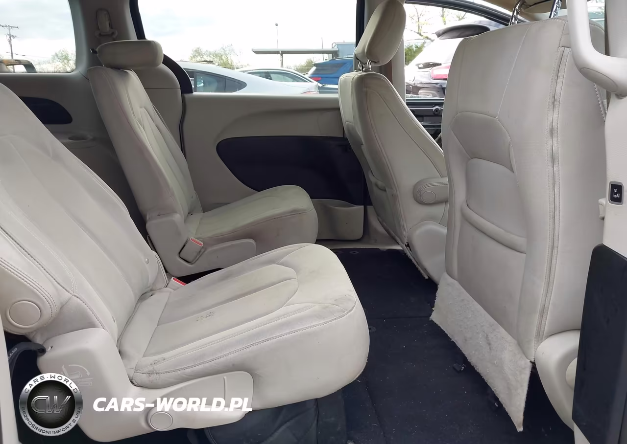 2017 Chrysler Pacifica Touring VIN:2C4RC1DG8HR635500 - 8