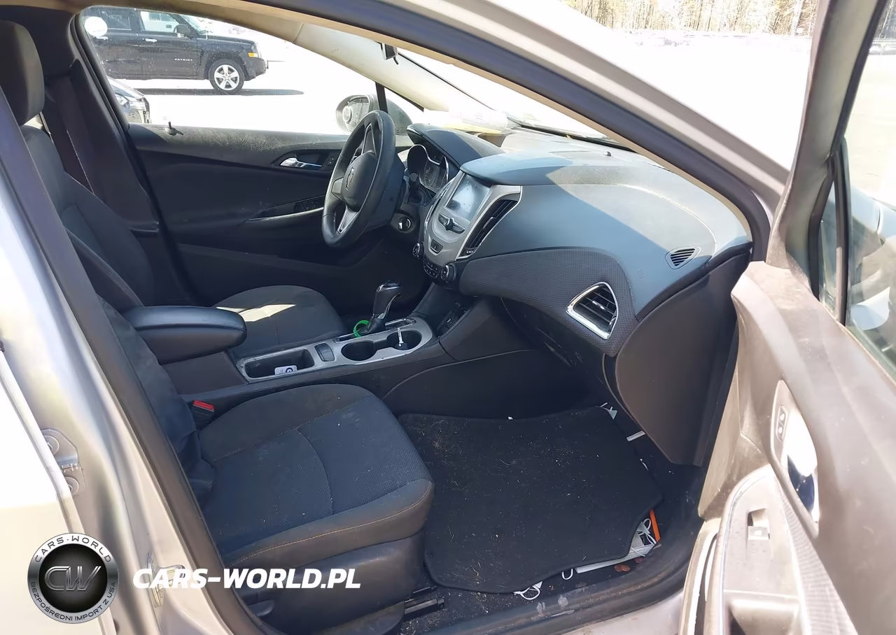 2018 Chevrolet Cruze Ls Auto VIN:1G1BC5SM8J7243747 - 5