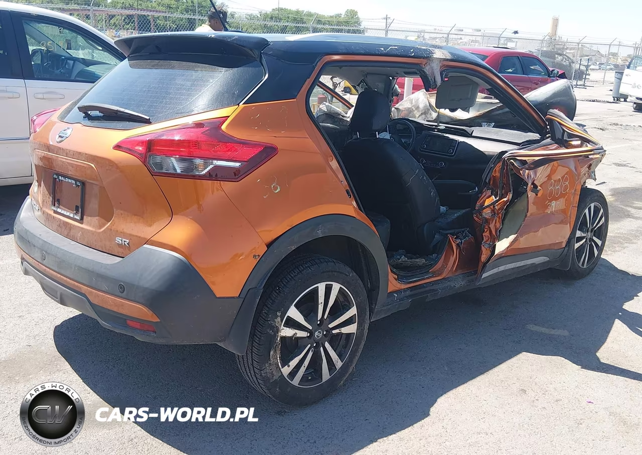 2019 Nissan Kicks Sr VIN:3N1CP5CU9KL544140 - 4