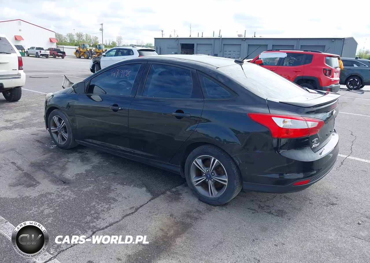 2014 Ford Focus Se VIN:1FADP3F26EL286343 - 3