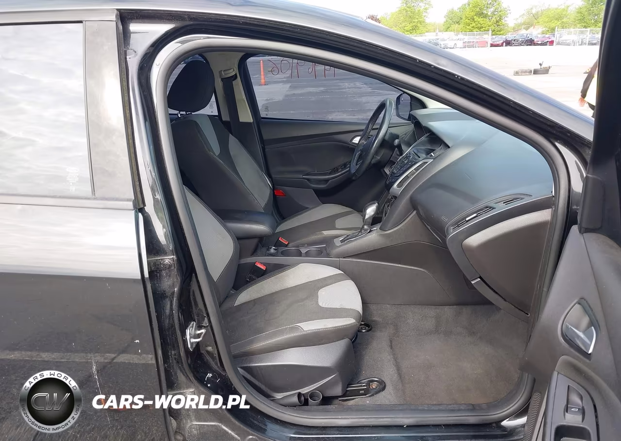 2014 Ford Focus Se VIN:1FADP3F26EL286343 - 5