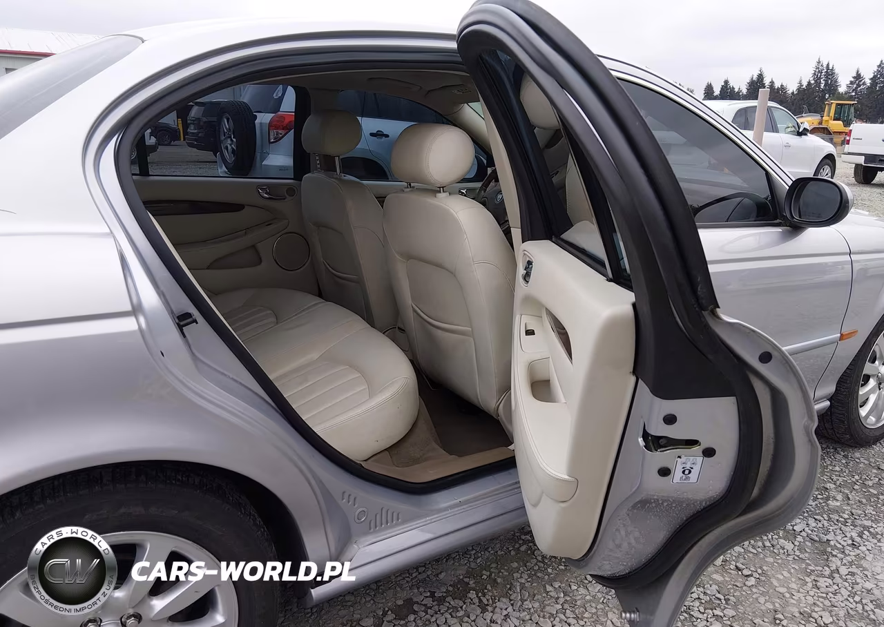 2003 Jaguar X-Type 2.5 VIN:SAJEA51D13XD02415 - 8