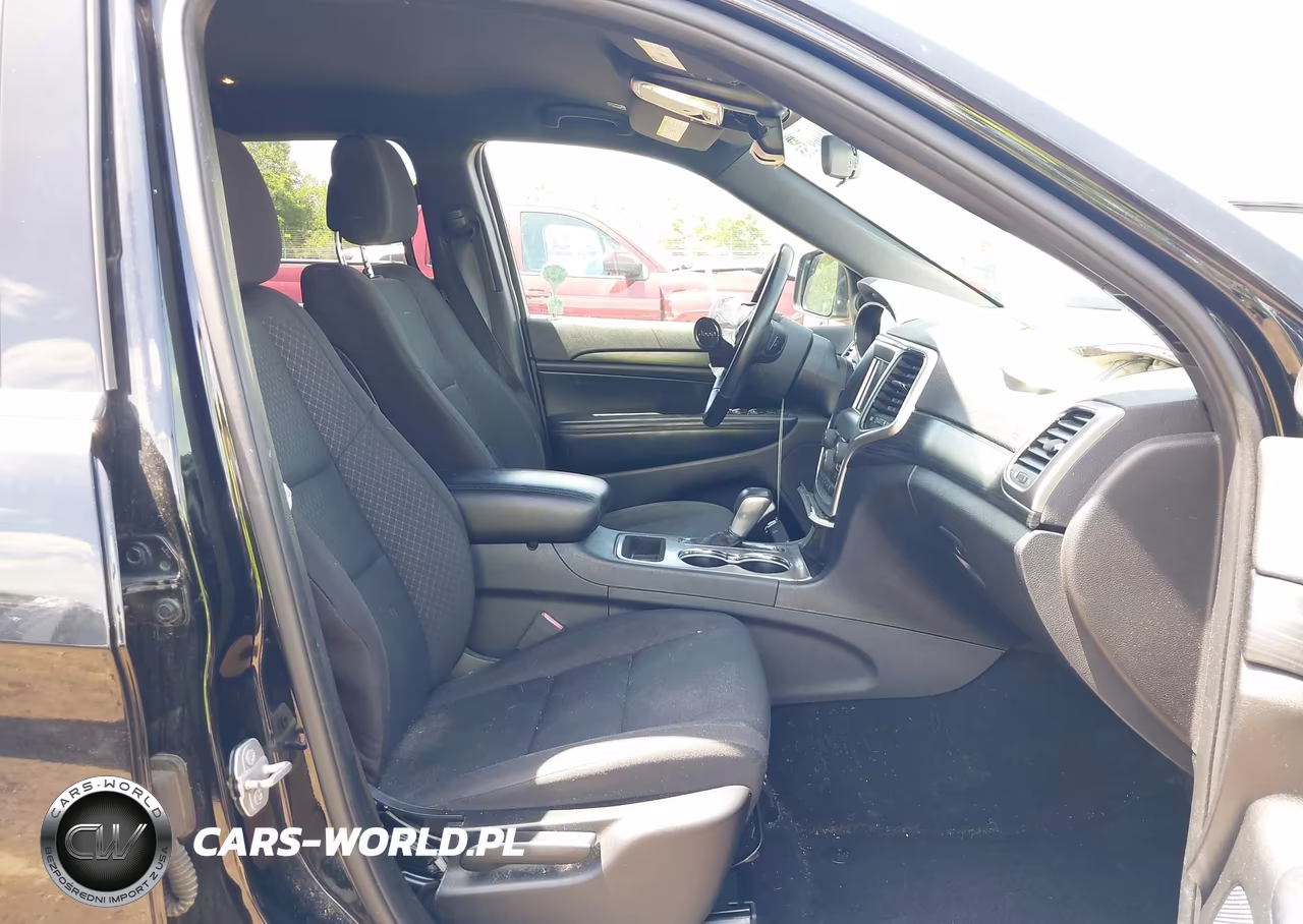 2019 Jeep Grand Cherokee Laredo E 4X4 VIN:1C4RJFAG8KC658556 - 5