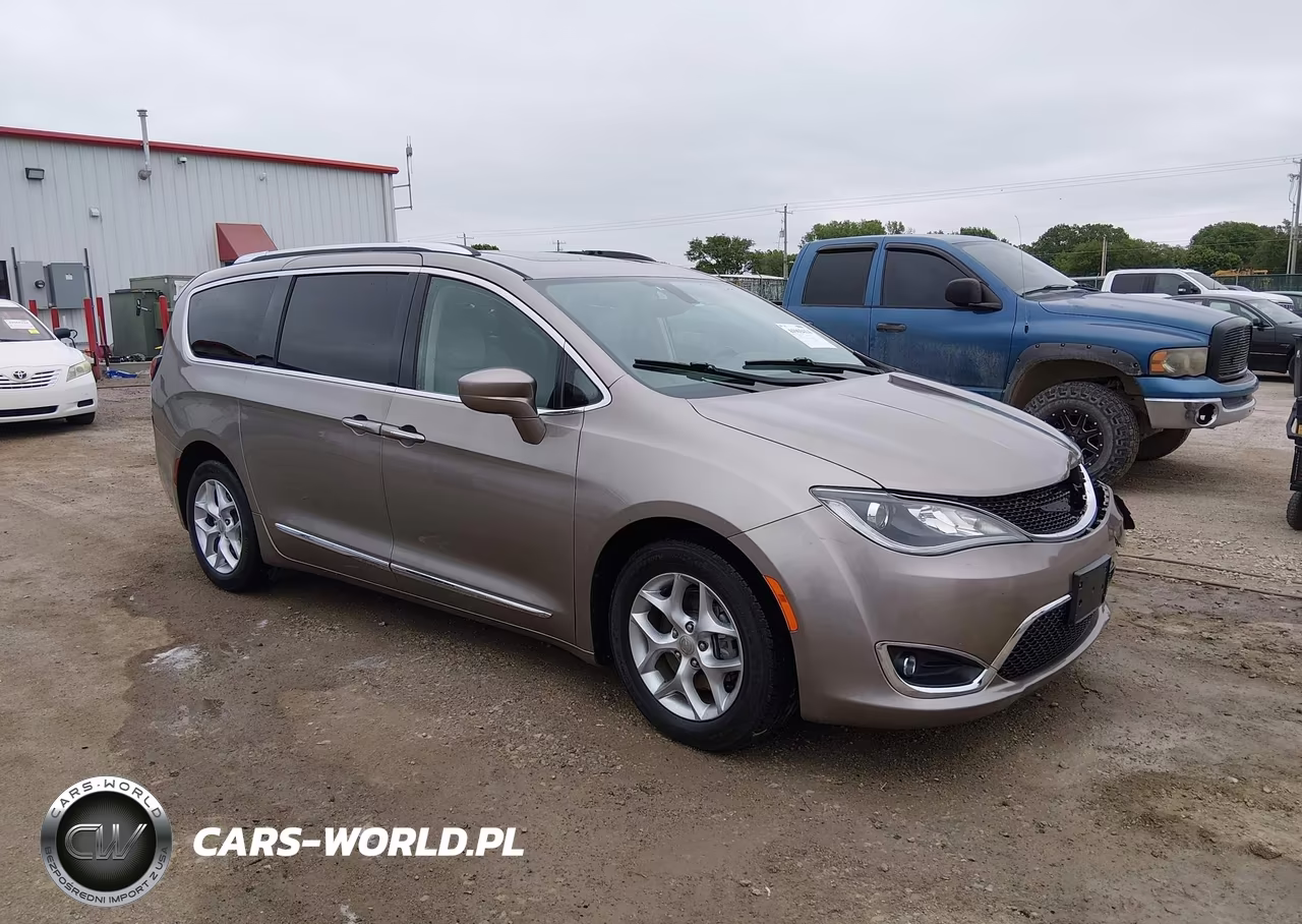 2018 Chrysler Pacifica Touring L Plus