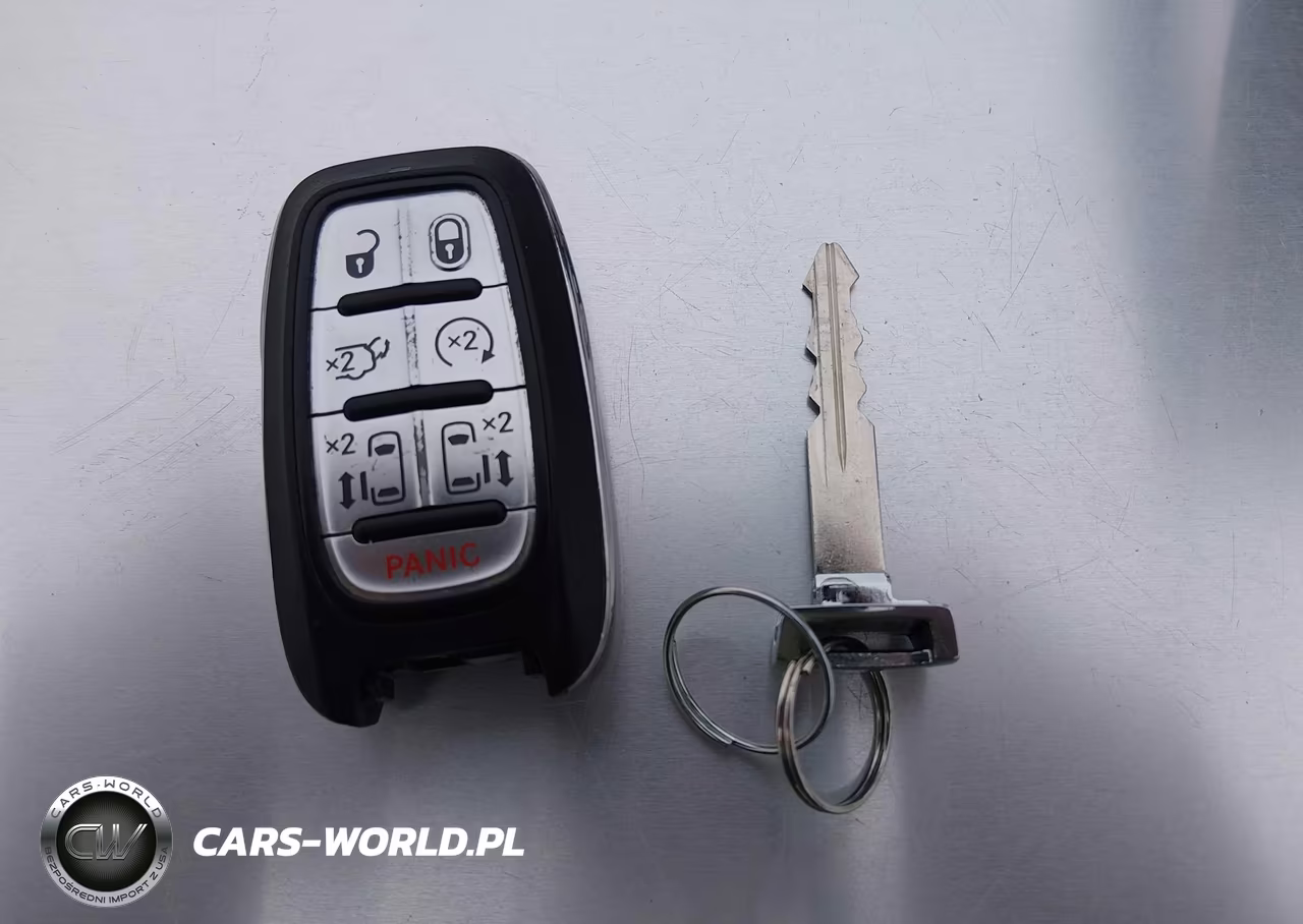 2018 Chrysler Pacifica Touring L Plus VIN:2C4RC1EGXJR271312 - 11