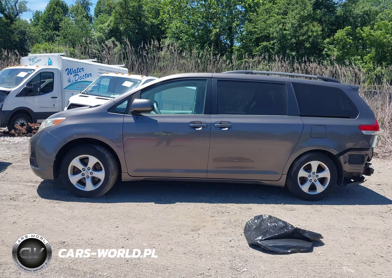 2013 Toyota Sienna Le V6 8 Passenger VIN:5TDKK3DC8DS374464 - 14