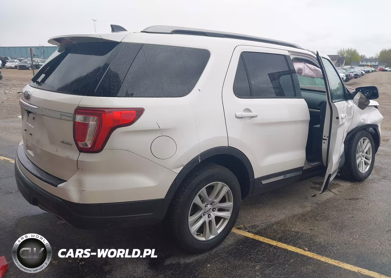 2018 Ford Explorer Xlt VIN:1FM5K8D80JGC82403 - 4