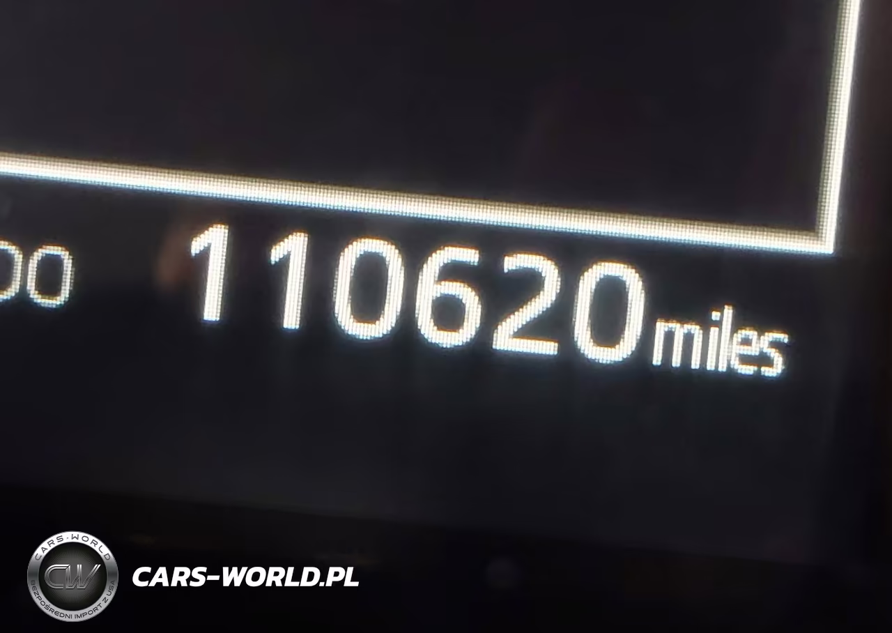 2018 Toyota Camry Le VIN:4T1B11HK9JU062570 - 16