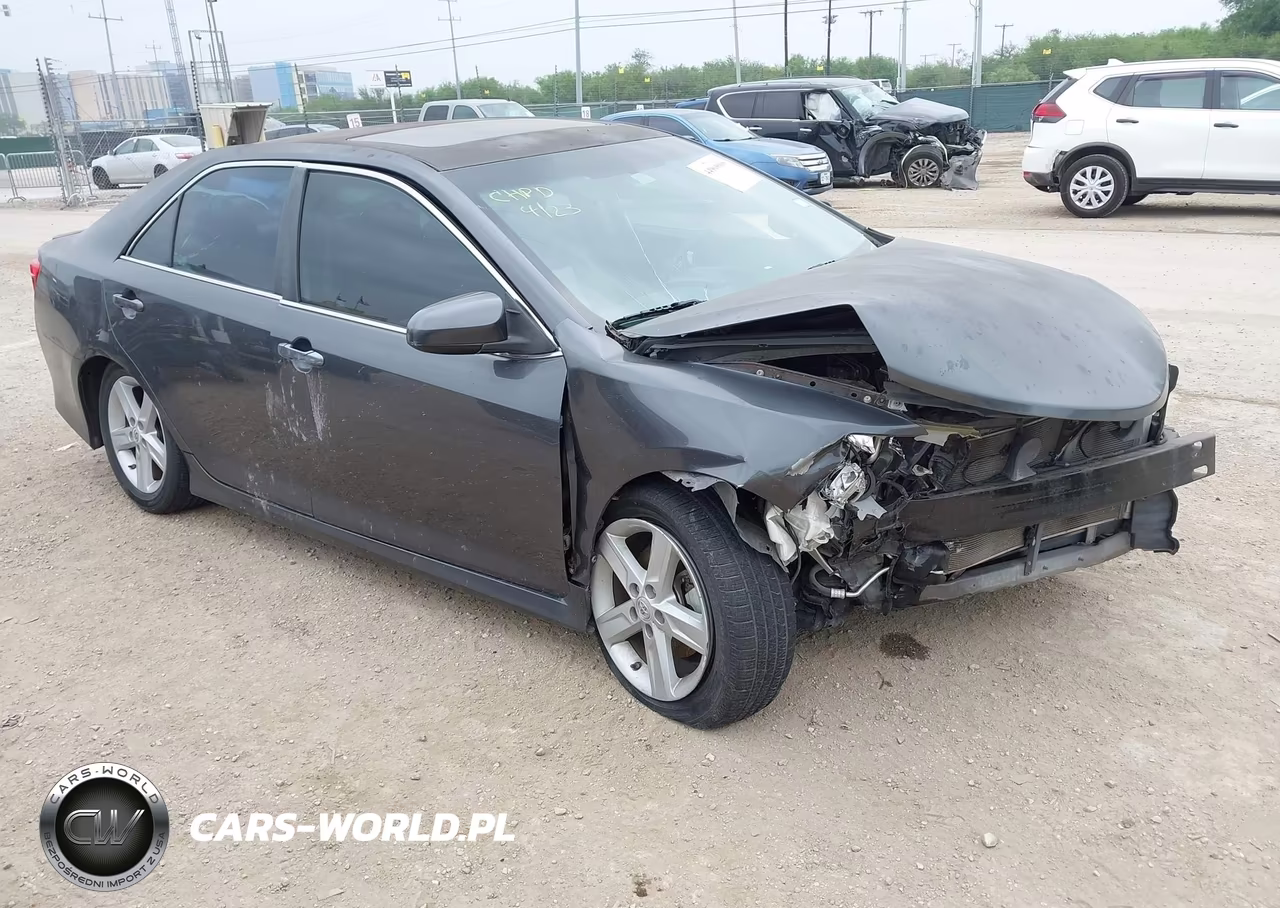 2012 Toyota Camry Se – zdjęcie 1 z 17