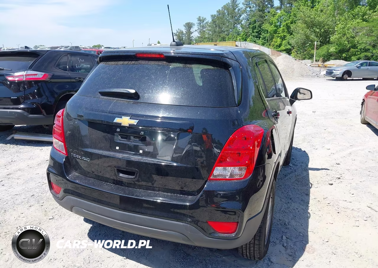 2020 Chevrolet Trax Awd Ls VIN:3GNCJNSB8LL256262 - 4