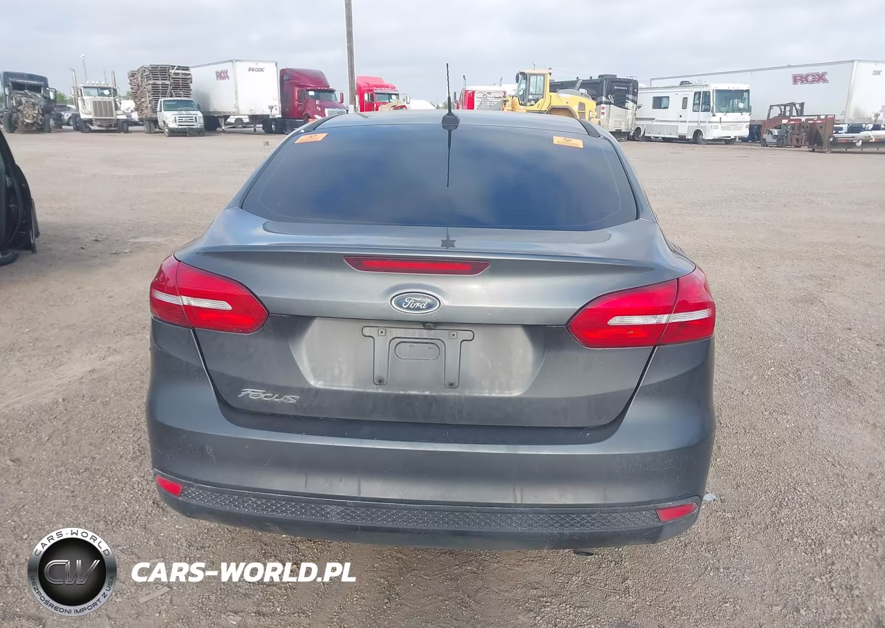 2018 Ford Focus S VIN:1FADP3E27JL302755 - 15