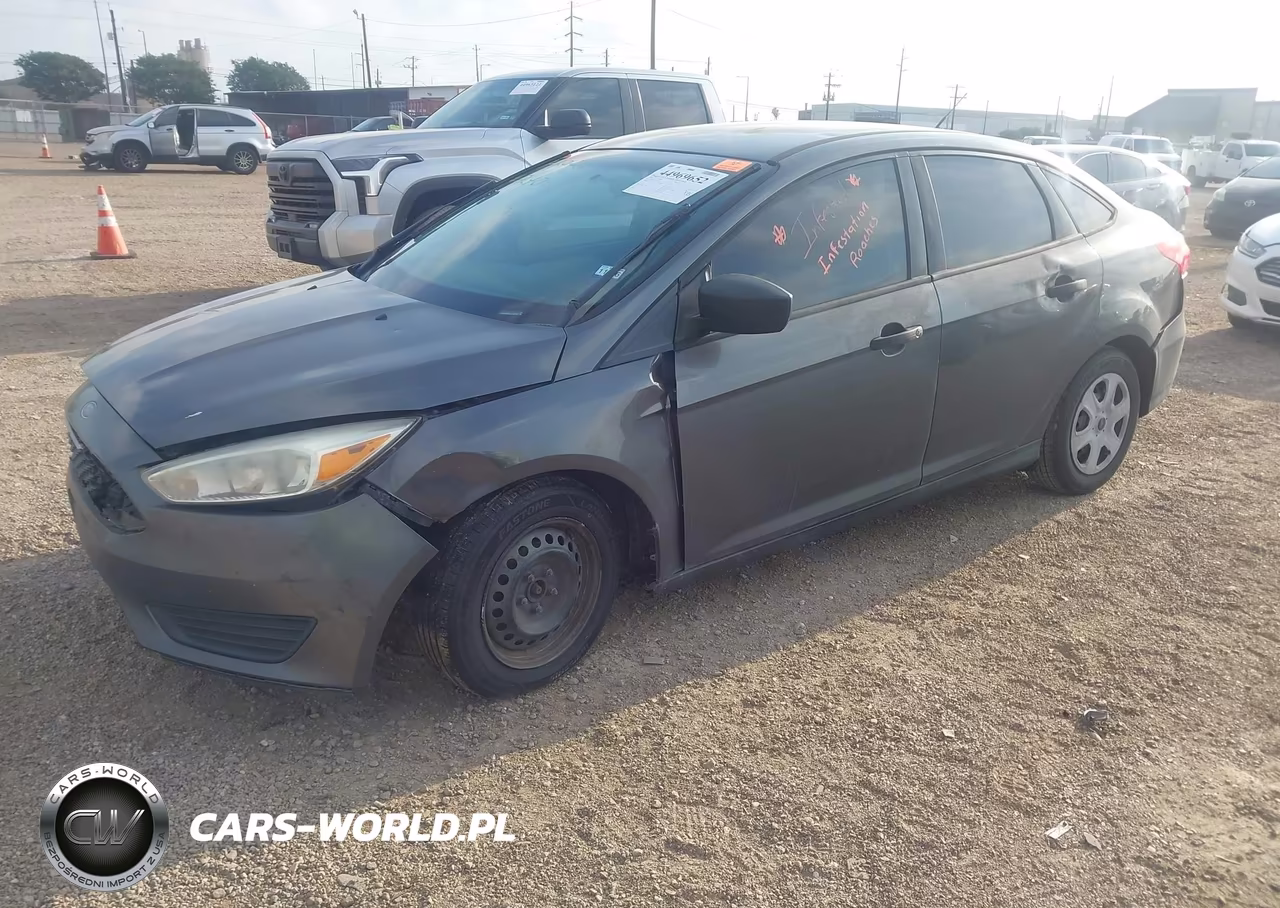 2018 Ford Focus S VIN:1FADP3E27JL302755 - 2