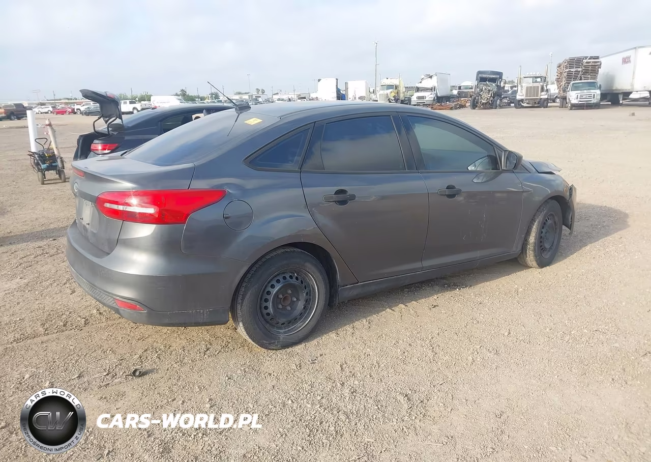2018 Ford Focus S VIN:1FADP3E27JL302755 - 4