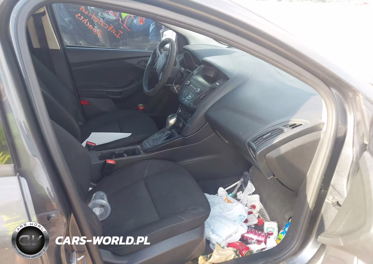 2018 Ford Focus S VIN:1FADP3E27JL302755 - 5