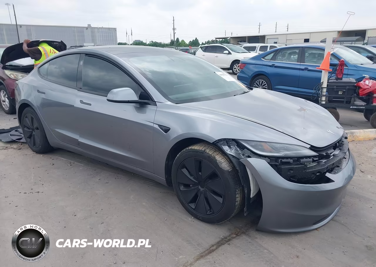 2025 Tesla Model 3 Long Range All-Wheel Drive – zdjęcie 1 z 19