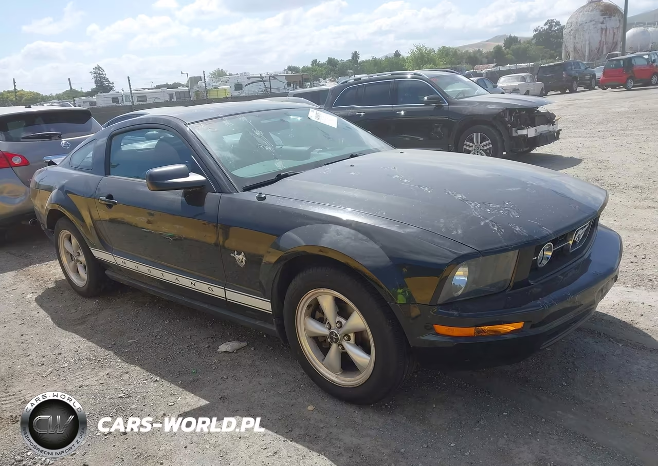 2009 Ford Mustang V6-V6 Premium