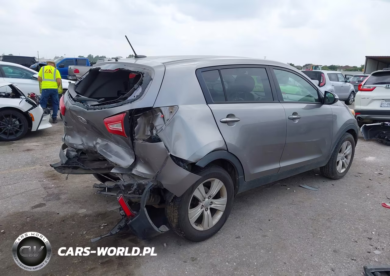 2012 Kia Sportage Lx VIN:KNDPB3A28C7329406 - 4