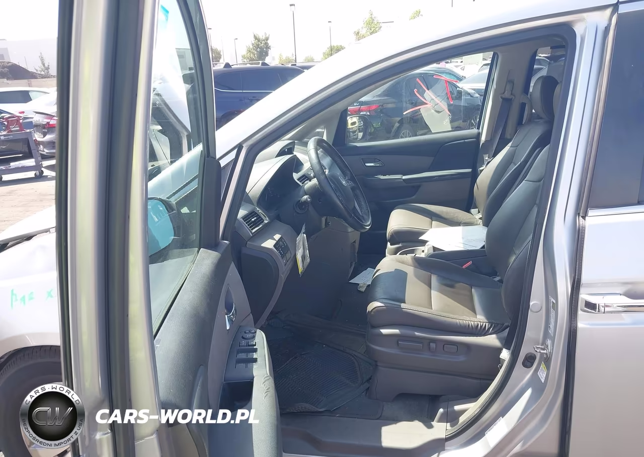 2015 Honda Odyssey Ex-L VIN:5FNRL5H63FB049725 - 5