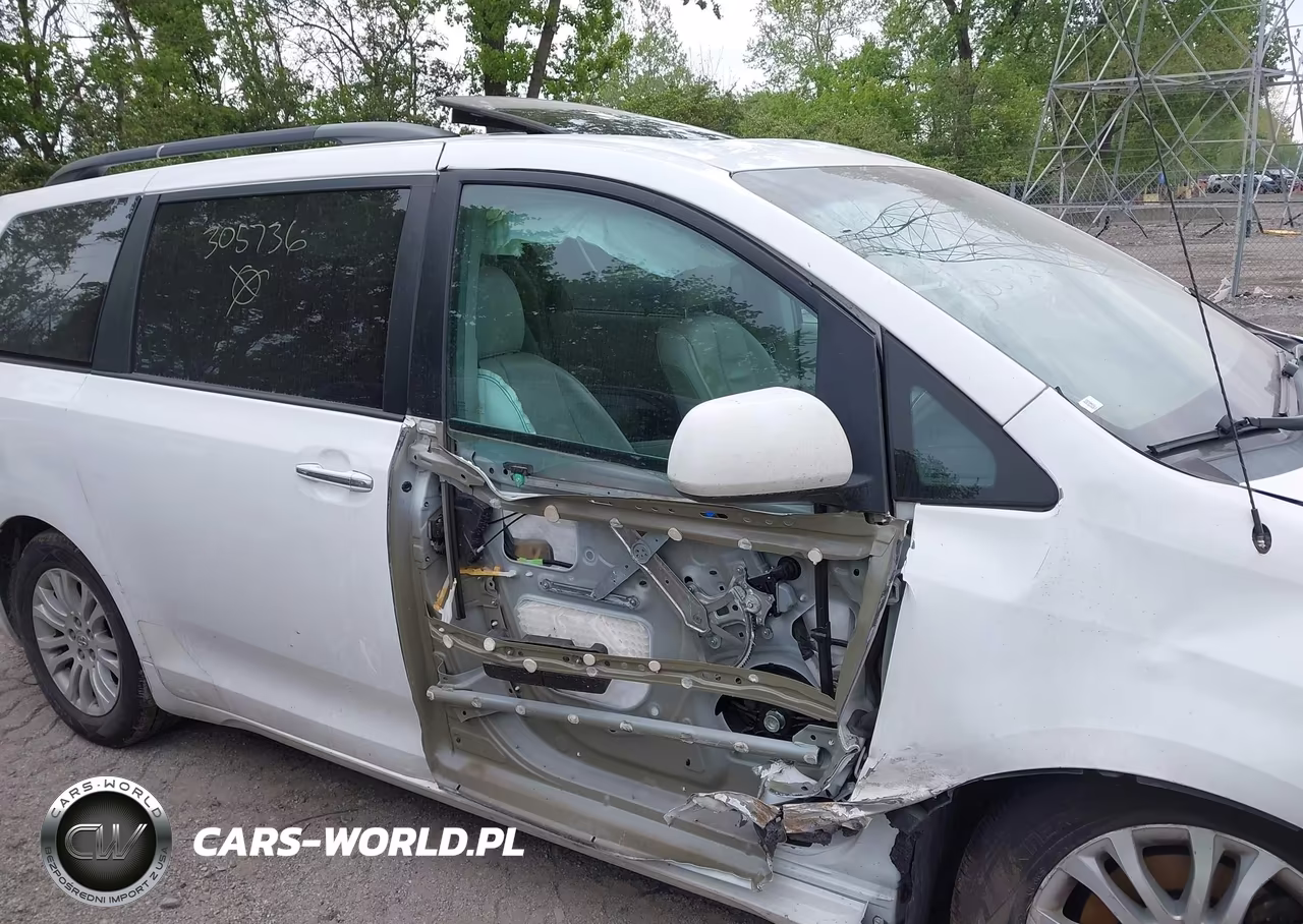 2013 Toyota Sienna Xle V6 8 Passenger VIN:5TDYK3DC8DS305736 - 13