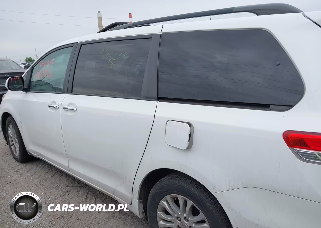 2013 Toyota Sienna Xle V6 8 Passenger VIN:5TDYK3DC8DS305736 - 14